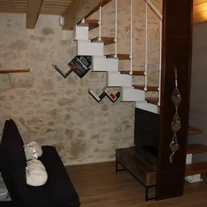 Le Portougais, à Chanaz, La Petite Venise Savoyarde Appartement Chanaz
